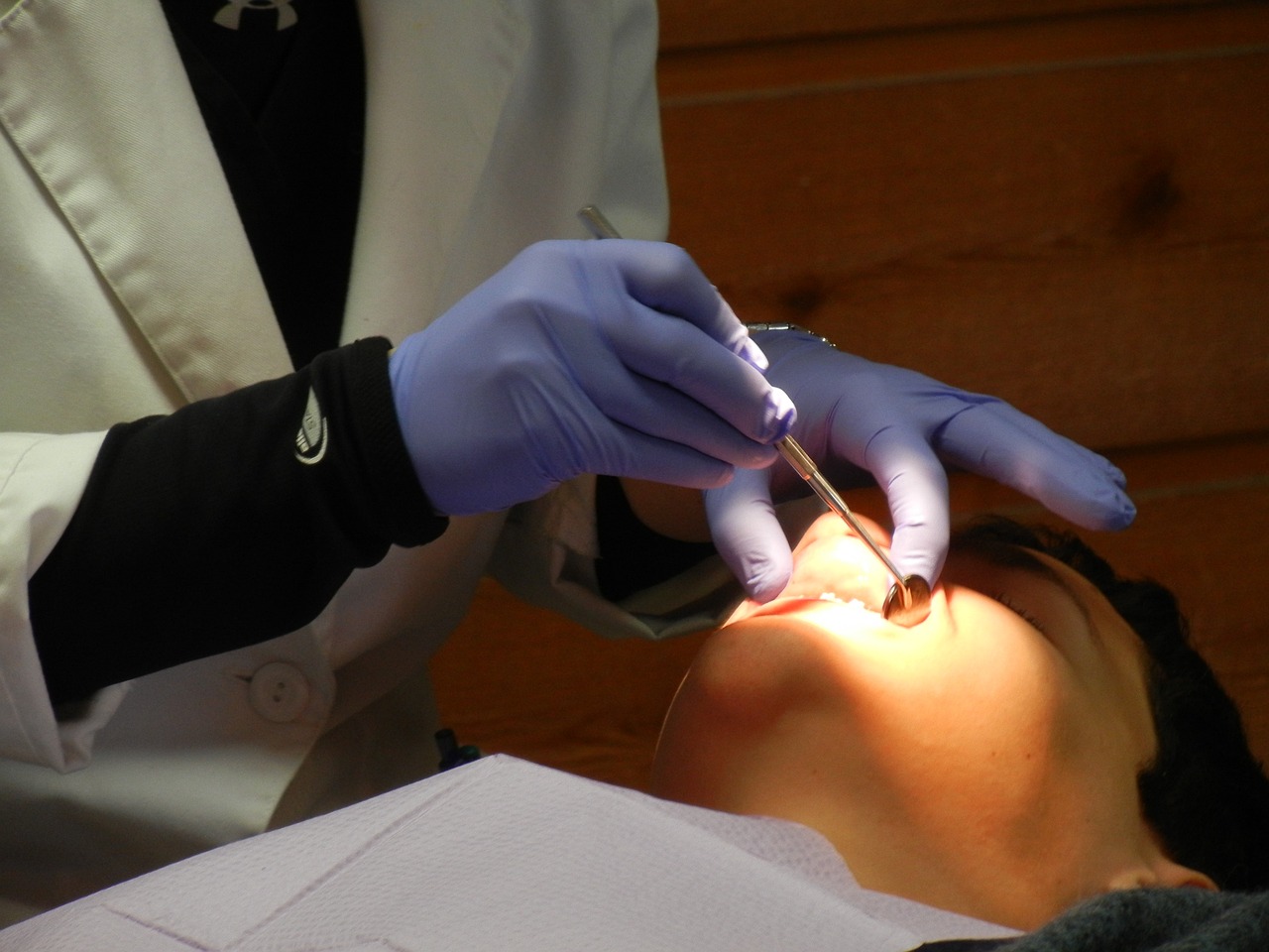 Cálculo dental generalizado: aprenda como tratar